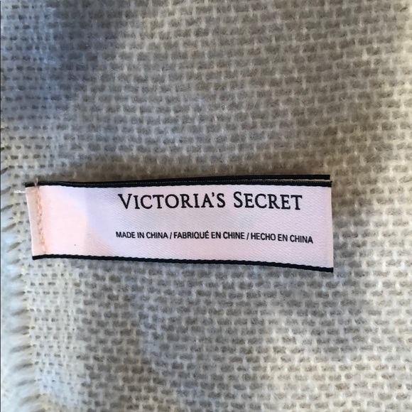Victoria’s Secret signature fringed throw 54”x60” - Picture 4 of 6